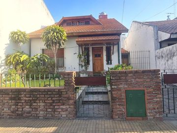 ¡Gran oportunidad! Casa en Florida Mitre, de 4 ambientes con gran jardín-En Venta