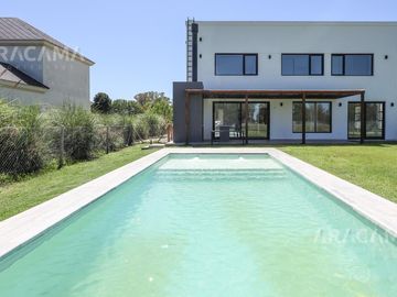 Casa en VENTA en Barrio Privado Lomas Athletic Links - Ezeiza