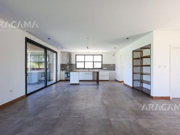 Casa en VENTA en Barrio Privado Lomas Athletic Links - Ezeiza