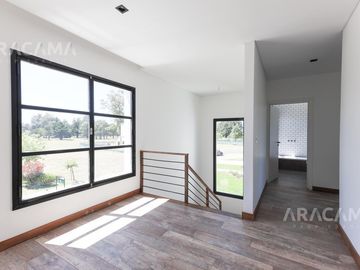 Casa en VENTA en Barrio Privado Lomas Athletic Links - Ezeiza