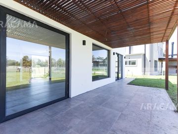 Casa en VENTA en Barrio Privado Lomas Athletic Links - Ezeiza