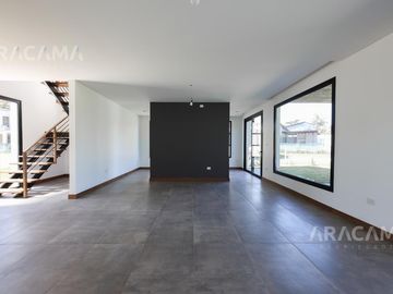 Casa en VENTA en Barrio Privado Lomas Athletic Links - Ezeiza