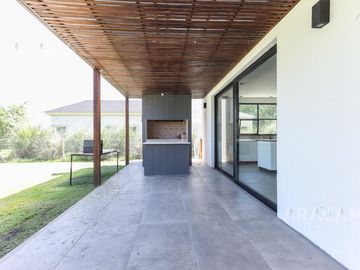 Casa en VENTA en Barrio Privado Lomas Athletic Links - Ezeiza