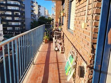 DEPARTAMENTO  4 AMB , MUY LUMINOSO!! APTO CREDITO! APTO PROFESIONAL!