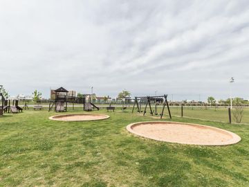 Venta de Casa en  Barrio Cerrado Villalobos, Pueblos del Plata (Se puede financiar)