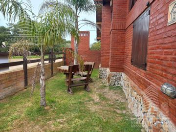 Hermosa Cabaña tipo chalet  en Nueva Atlantis a metros del mar!!
