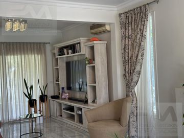 Casa en  venta Country Campos de Alvarez