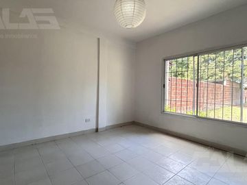 Casa en Venta en Ituzaingo - 3 Dormitorios - Quincho - Parque
