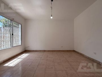 Casa en Venta en Ituzaingo - 3 Dormitorios - Quincho - Parque