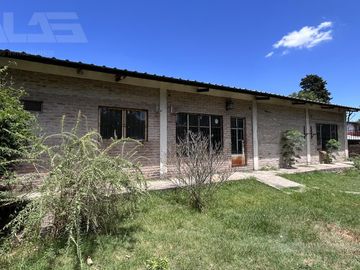 Casa en Venta en Ituzaingo - 3 Dormitorios - Quincho - Parque
