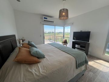 Casa en Venta al Golf - Haras Santa Maria - El Trebol