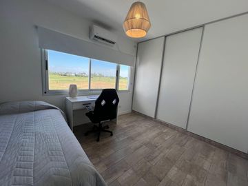 Casa en Venta al Golf - Haras Santa Maria - El Trebol