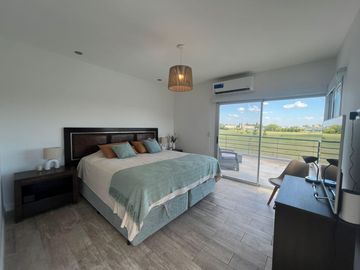Casa en Venta al Golf - Haras Santa Maria - El Trebol