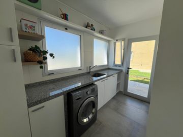 Casa en Venta al Golf - Haras Santa Maria - El Trebol