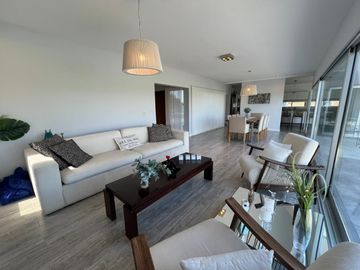Casa en Venta al Golf - Haras Santa Maria - El Trebol