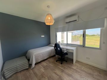 Casa en Venta al Golf - Haras Santa Maria - El Trebol