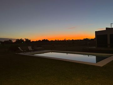 Casa en Venta al Golf - Haras Santa Maria - El Trebol