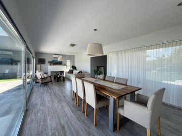 Casa en Venta al Golf - Haras Santa Maria - El Trebol