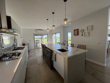 Casa en Venta al Golf - Haras Santa Maria - El Trebol