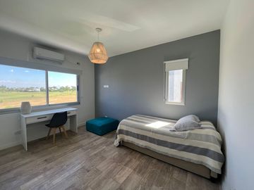 Casa en Venta al Golf - Haras Santa Maria - El Trebol