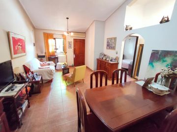 Casa de 3 dormitorios en VENTA en barrio privado a 7 cuadras de Barrio Norte, SMT