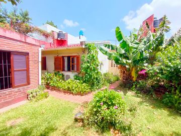 Casa de 3 dormitorios en VENTA en barrio privado a 7 cuadras de Barrio Norte, SMT