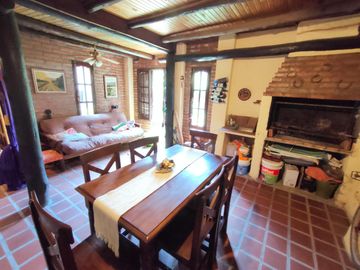Casa de 3 dormitorios en VENTA en barrio privado a 7 cuadras de Barrio Norte, SMT