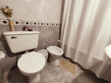 Casa de 3 dormitorios en VENTA en barrio privado a 7 cuadras de Barrio Norte, SMT