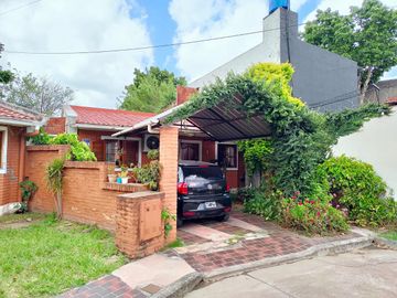 Casa de 3 dormitorios en VENTA en barrio privado a 7 cuadras de Barrio Norte, SMT