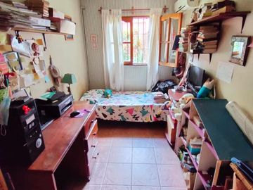 Casa de 3 dormitorios en VENTA en barrio privado a 7 cuadras de Barrio Norte, SMT