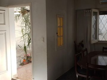 Casa en 1 planta 3 ambientes patio. Olivos.