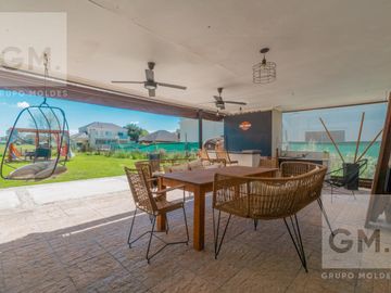 Hermosa casa en alquiler en Country Boca Ratón! Con Pileta y Parrilla!