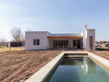RBS. HERMOSA CASA EN EL CAMPO FINCAS EXCLUSIVAS, LOS CARDALES!