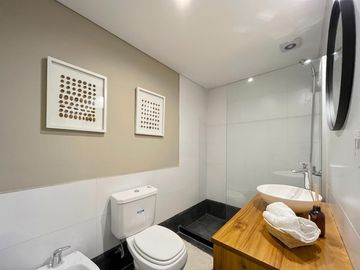 Venta Departamento Semipiso Tres Dormitorios A Estrenar. Lourdes