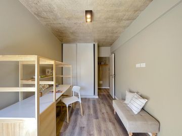Venta Departamento Semipiso Tres Dormitorios A Estrenar. Lourdes