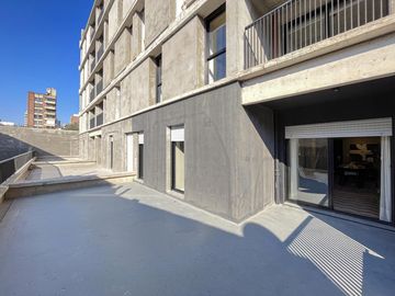 Venta Departamento Semipiso Tres Dormitorios A Estrenar. Lourdes