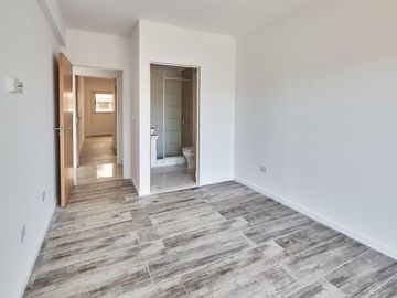 Venta Departamento 5 Ambientes 4 habitaciones en suite a estrenar  con cochera - Caballito