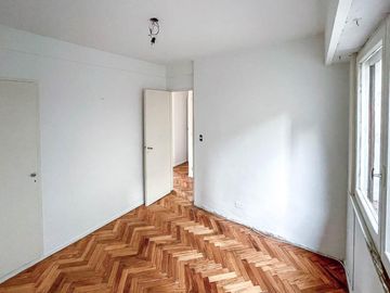 Venta CON RENTA departamento 4 ambientes zona Cid Campeador Villa Crespo Caballito Parque Centenario