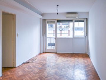 Venta CON RENTA departamento 4 ambientes zona Cid Campeador Villa Crespo Caballito Parque Centenario