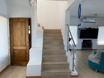 Casa en venta - 4 Dormitorios 4 Baños - Cocheras - 850Mts2 - Escobar