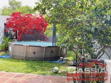 CASA EXCELENTE ESTADO DESARROLL. EN PLANTA BAJA 2 DORMITORIOS, GARAGE Y FONDO