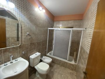 DEPTO EN VENTA EN MAR DE AJO -GAS NATURAL- CERCA DEL MAR