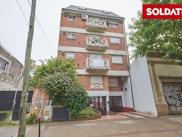 Venta departamento duplex de 3 ambientes en San Isidro.