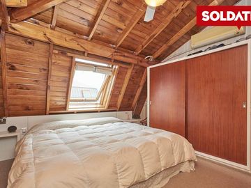 Venta departamento duplex de 3 ambientes en San Isidro.
