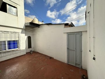 VENTA  - PH - 3 ambientes con patio - Lanús Este.