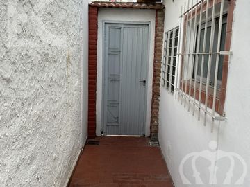 VENTA  - PH - 3 ambientes con patio - Lanús Este.