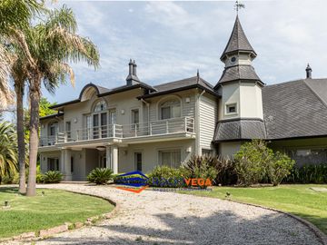 Casa en  venta en San Diego Country Club, Francisco Alvarez, Moreno