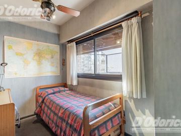 Departamento de  4 dormitorios, espacio guarda coche fijo, cubierto y baulera en venta en Caballito