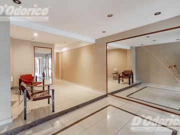 Departamento de  4 dormitorios, espacio guarda coche fijo, cubierto y baulera en venta en Caballito