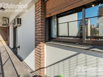 Departamento de  4 dormitorios, espacio guarda coche fijo, cubierto y baulera en venta en Caballito